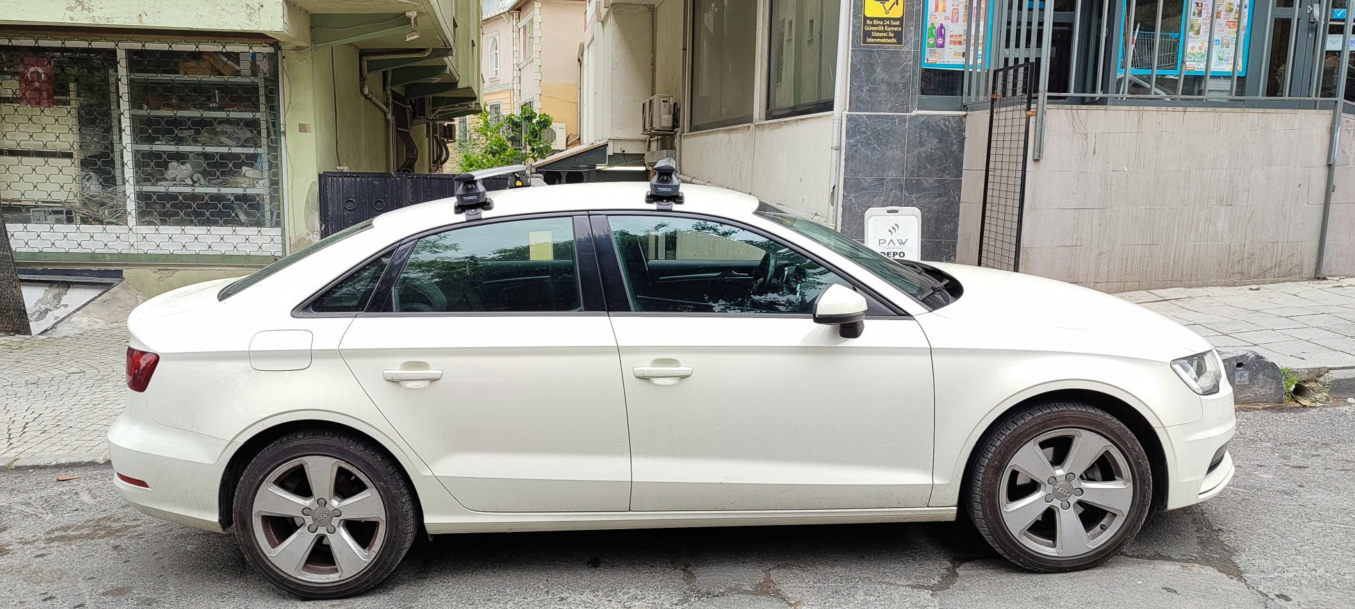 For Audi A3 Sedan Roof Rack Cross Bars Normal Roof Alu Silver 2013-Up For Audi A3 Sedan Roof Rack Cross Bars Normal Roof Alu Silver 2013-Up